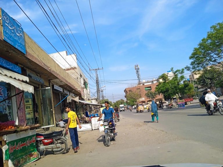 lahore-suffers-under-sweltering-heat-wave-health-crisis-looms