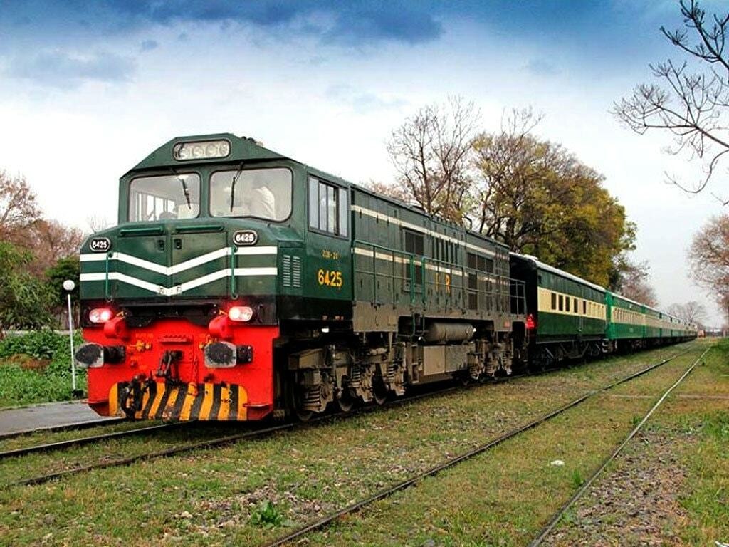 pakistan railways ceo announces four eid special trains, highlights financial independence and operational challenges