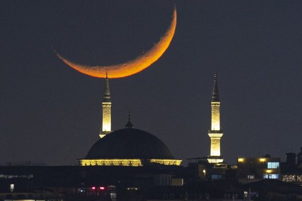 eid celebration pakistan prepares for shawwal moon sighting