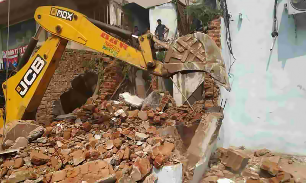 lahore development authority cracks down on bylaw violations and illegal commercial use