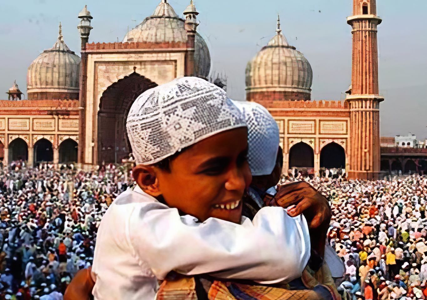 pakistan celebrates eidul fitr with traditional spirit