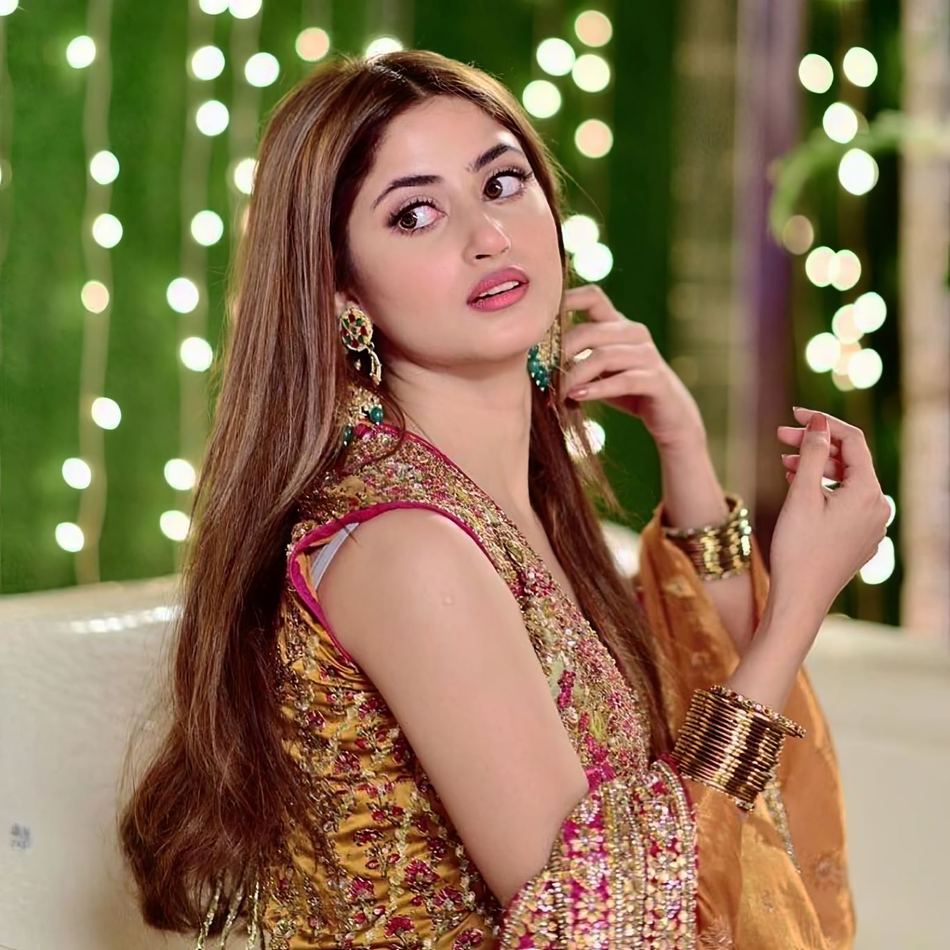 sajal aly as zara in khel khel mein (a tale of history and unity)