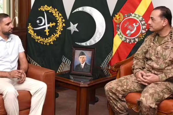 amir khan meets pakistani army chief amidst training center dispute