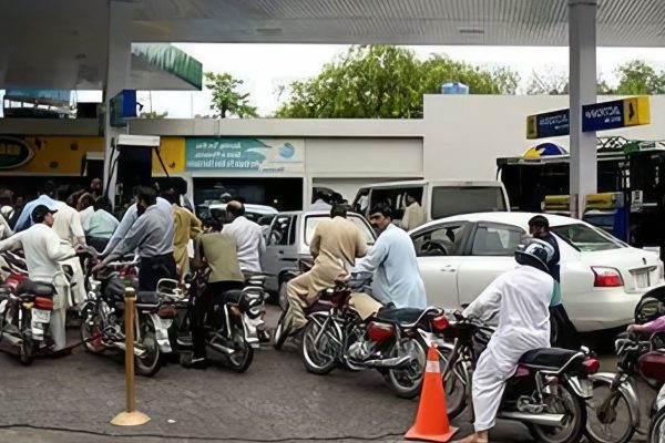 petrol price in pakistan petrol price drop in pakistan may 2024