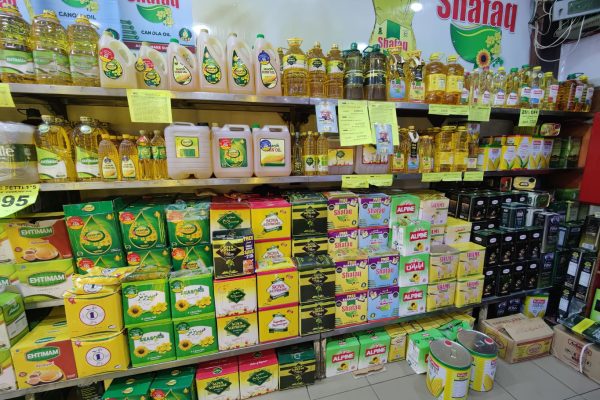 prices of ghee and cooking oil drop in pakistan, offering relief to households