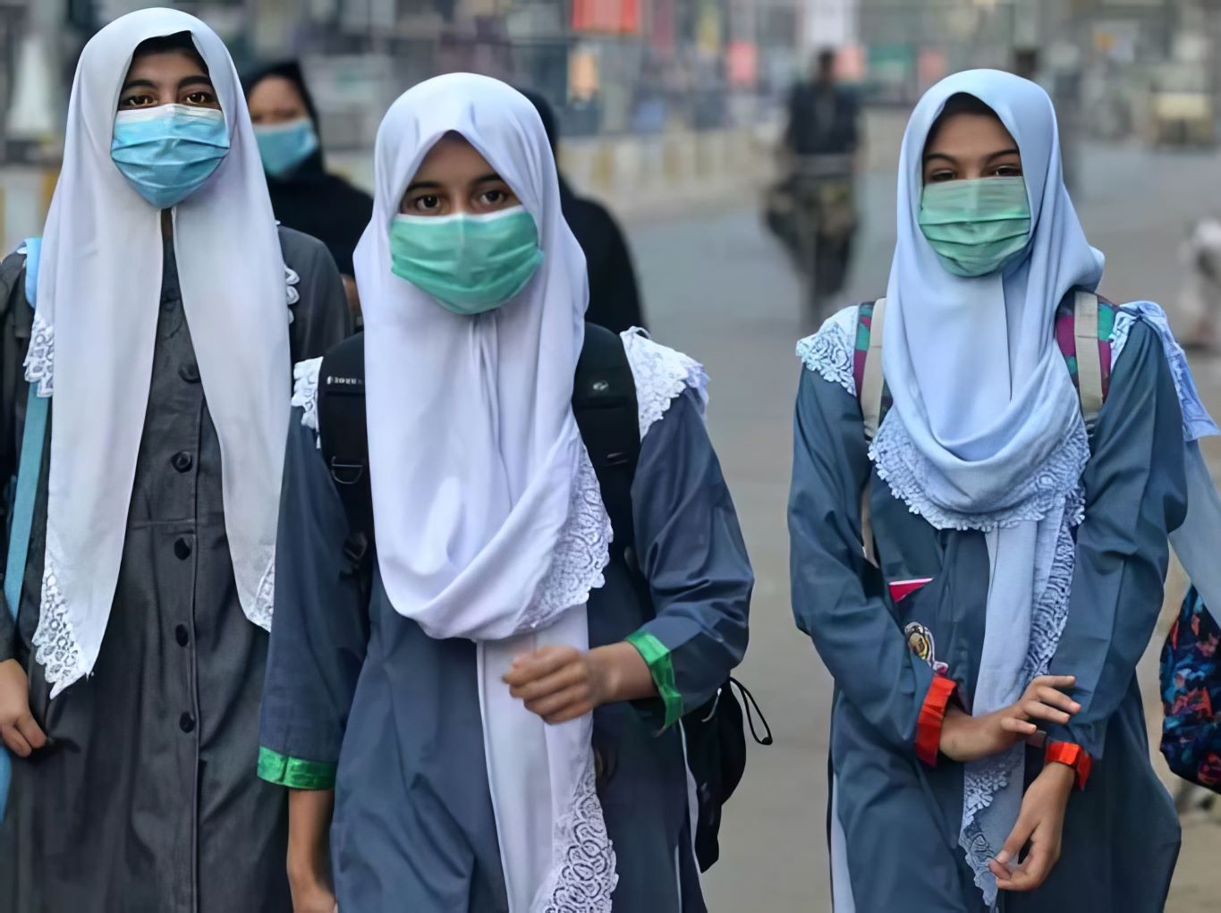 punjab government declares smog emergency mandatory masks for students, crackdown on pollution