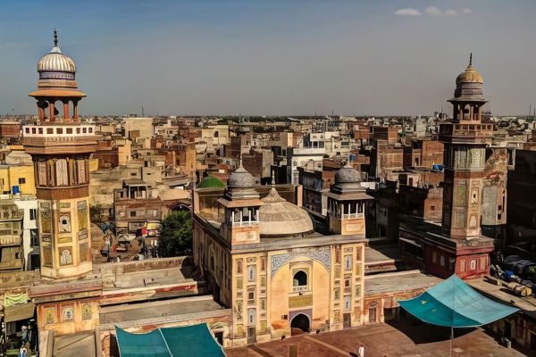 weather forecast dry conditions with gusty winds for lahore and punjab